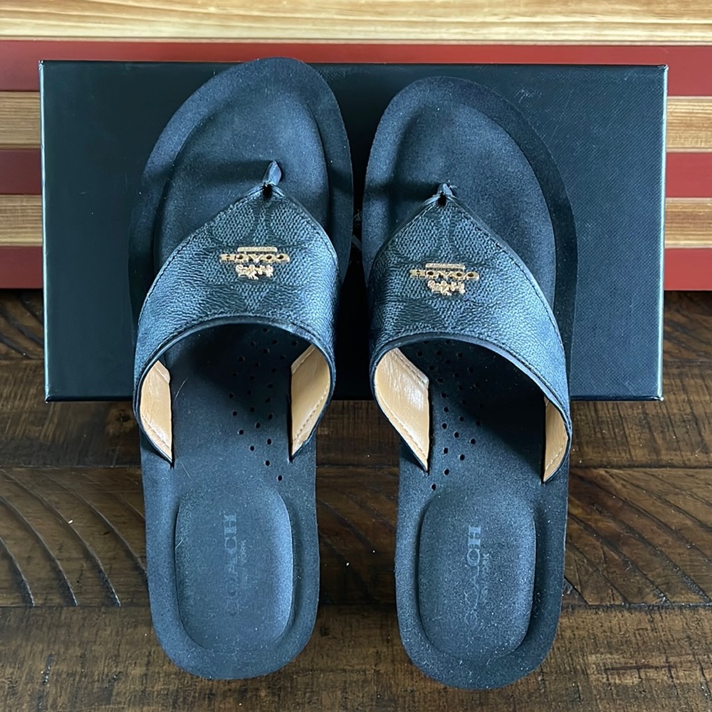 Coach Janice Signature C sandals size 7.5